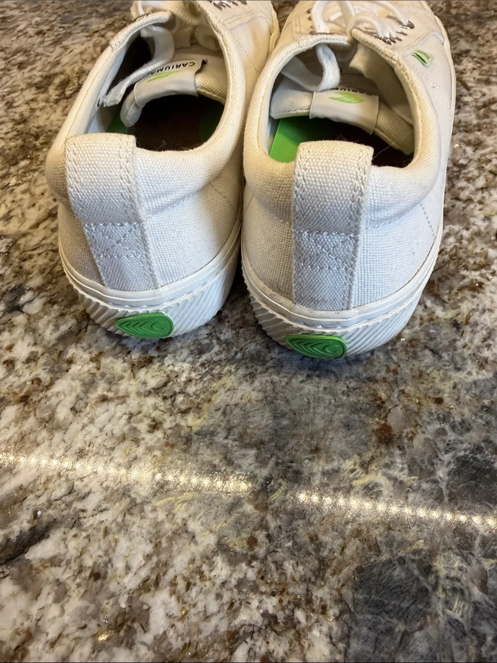 Cariuma White Low-Top Canvas Sneakers with Green Insole